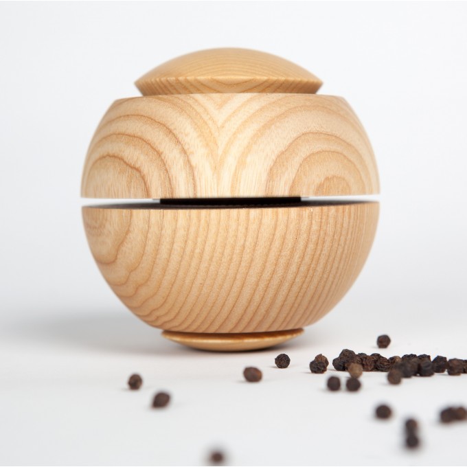 Kohl Produktentwicklung Gewürzmühle / Pfeffermühle / Salzmühle Esche-Natur
