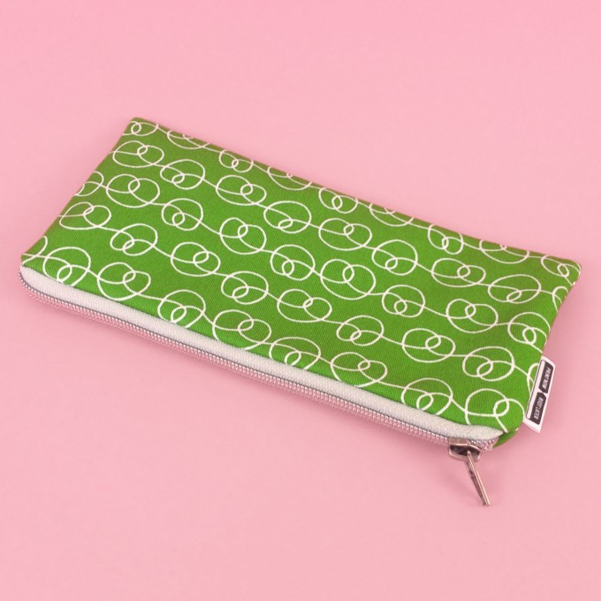 Print now - Riot later ● Mäppchen Brezel, Stoffsiebdruck