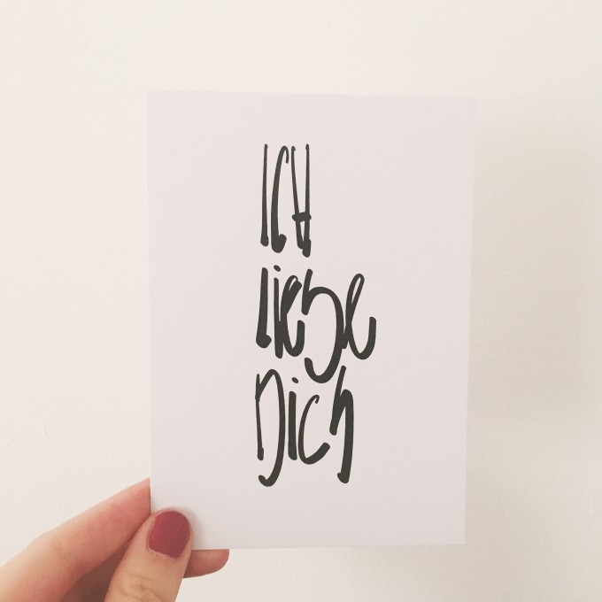 Love is the new black - Postkarte "Ich liebe Dich"