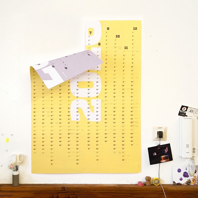 Wandkalender 2026 und 2027, 24 Monate verwendbar, A1-Jahresplaner, 2-Jahres-Kalender, Halbjahre abtrennbar, gelb // sperlingB.design