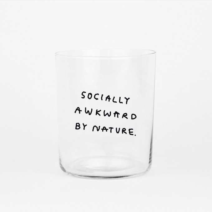 SOCIALLY AWKWARD BY NATURE - 550ML Glas - yahya studio, johanna schwarzer