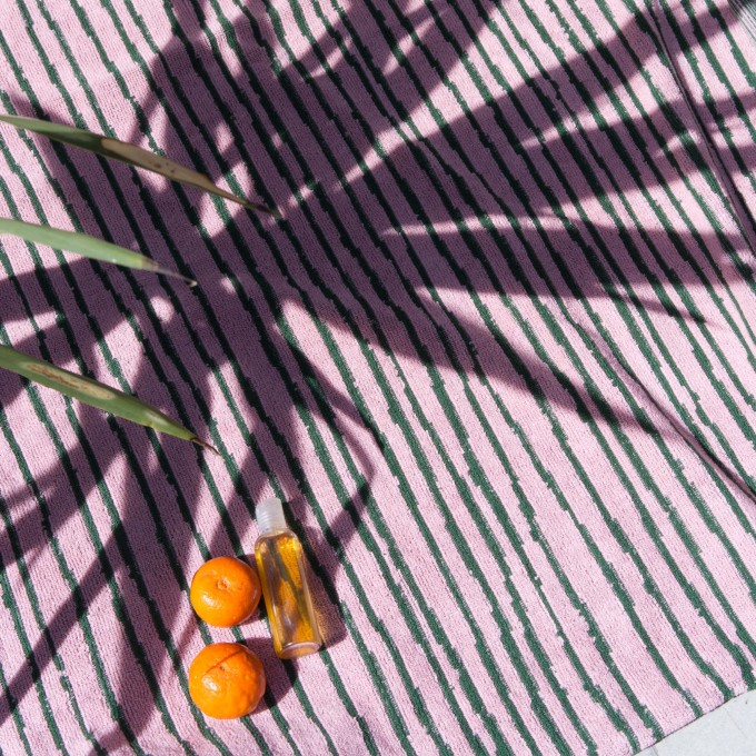 Towel.Studio | Strandtuch Stripe | Pink & Green