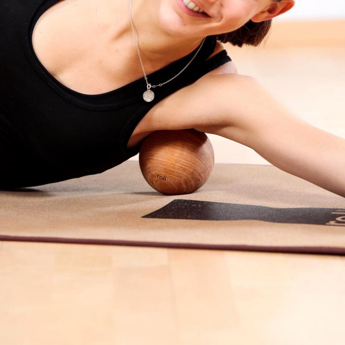 rollholz – Massagekugel aus Holz für punktuelle Behandlung – 10cm