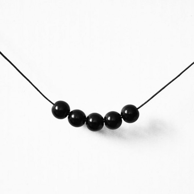 nahili KETTE "black & round" schwarze böhmische Glasperlen