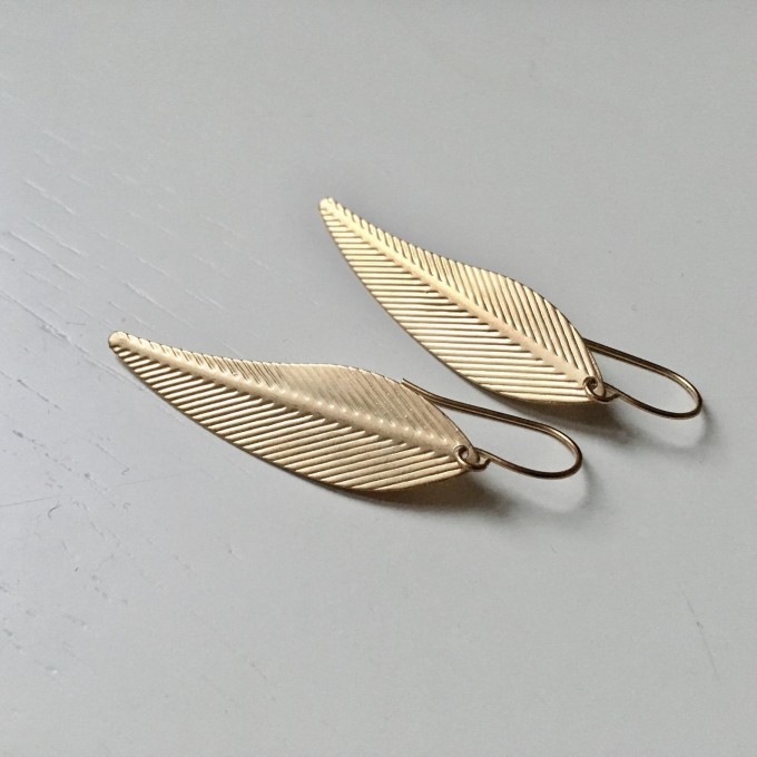 nahili OHRRINGE "feather leafs" minimal Gelbgold nickelfrei