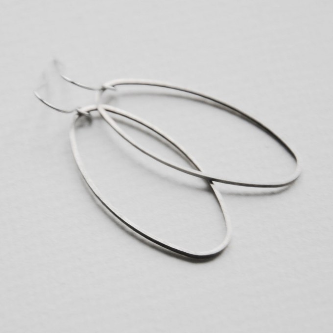nahili OHRRINGE Unikat "minimal oval" silberne Ellipse 