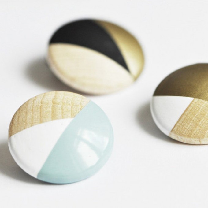 na.hili BROSCHE color dipping / Holz Farbe minimal geo Anstecker