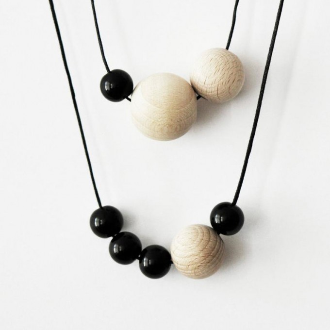 nahili KETTE "black & wood" helles Holz & schwarzes Glas vegan metallfrei nickelfrei