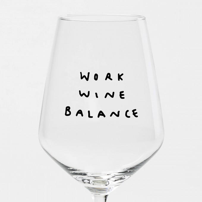 "Work Wine Balance" Weinglas by Johanna Schwarzer × selekkt