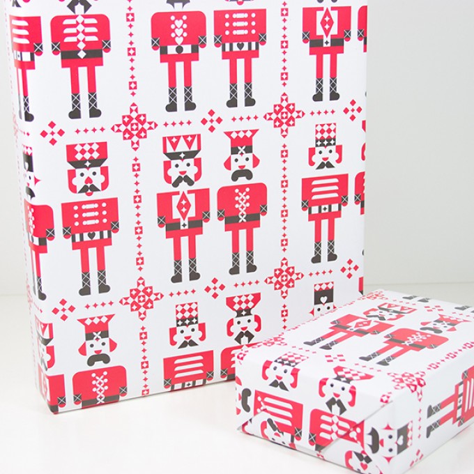 Bow & Hummingbird Geschenkpapier "Nussknacker"