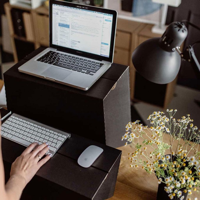 MonKey Desk Schreibtisch-Aufsatz für Stehschreibtisch - Größe L | ROOM IN A BOX