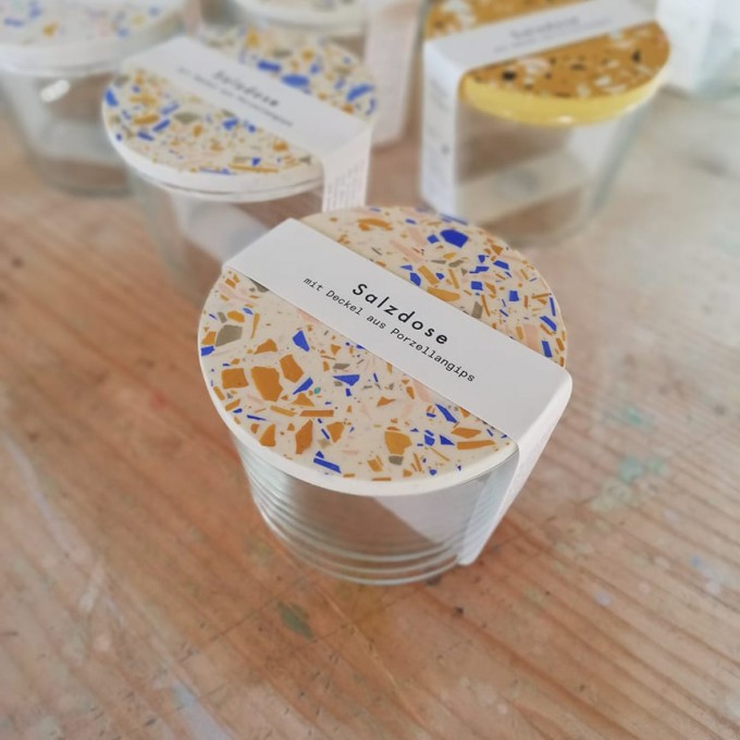 Terrazzo Salzdose / Creme-ocker / objet vague