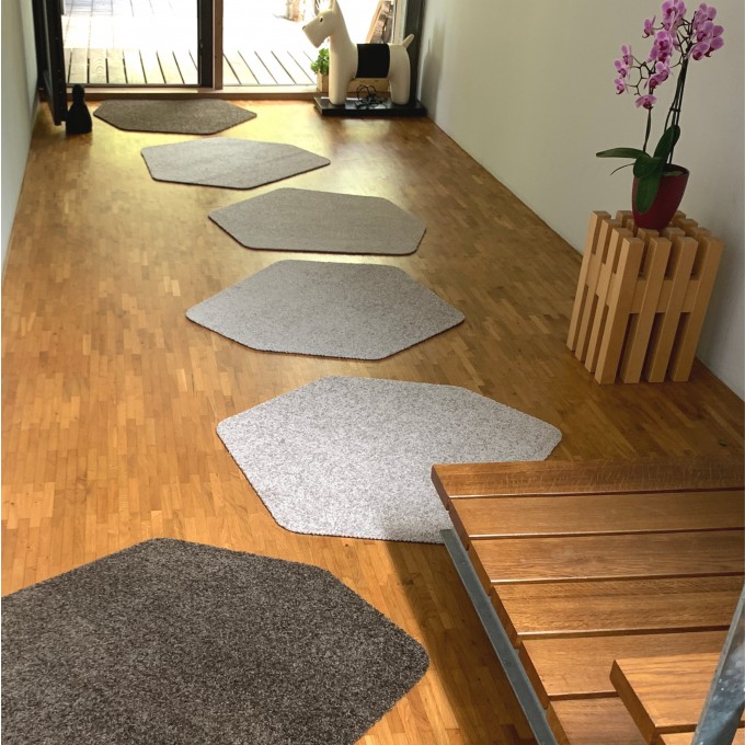 Keilbach Fußmatte sasso 82x74cm,  nur 9 mm dick, rutschsicherer und strapazierfähiger PVC-Rücken, UV-beständige Polyamid Faser