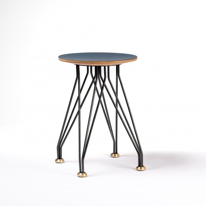 L hoch 2  Hocker 01.02 mit Linoleum smokey blue