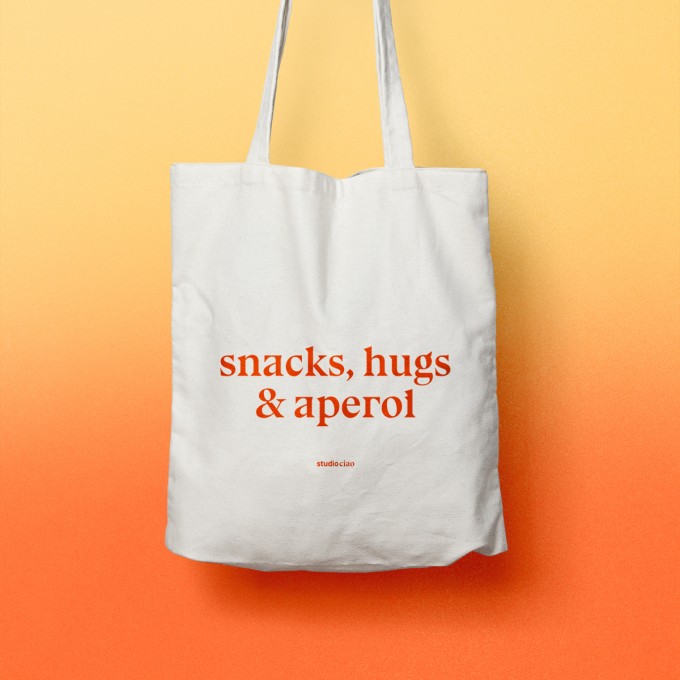 Snacks, Hugs & Aperol Jutebeutel – studio ciao