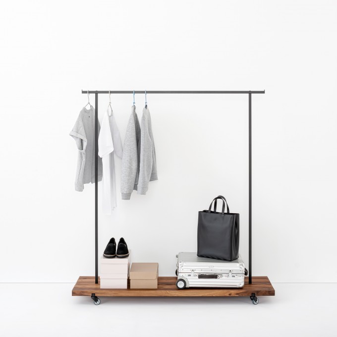 weld & co Kleiderstange Nussbaum 01 - in schwarz oder weiß