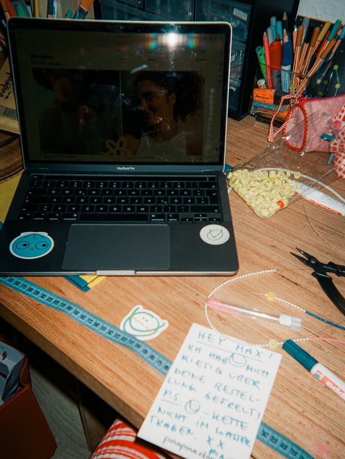MacBook von Pina Weiß